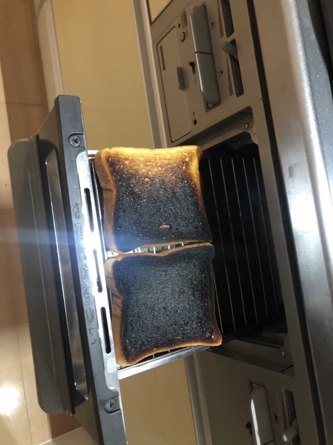 焦がしてしまったトースト