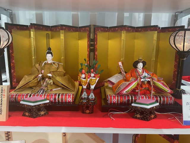 お内裏様とお雛様