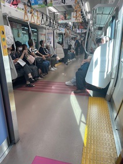 休日の電車